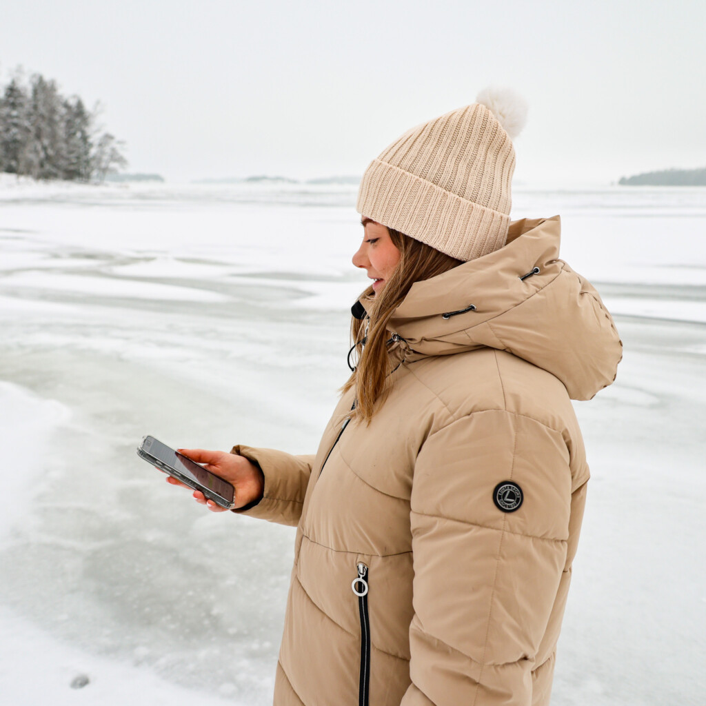 elekti_talvi_puhelin_jaa_nelio