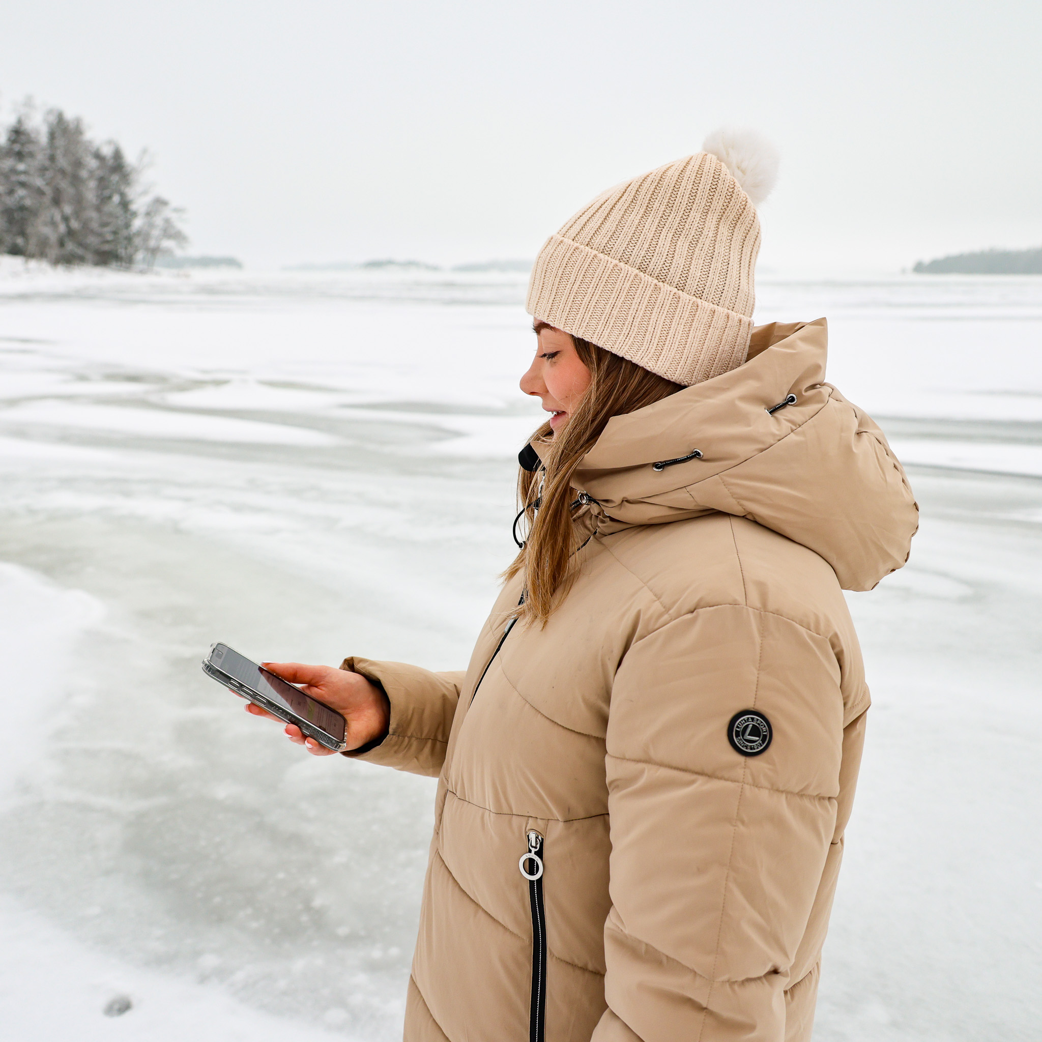 elekti_talvi_puhelin_jaa_nelio